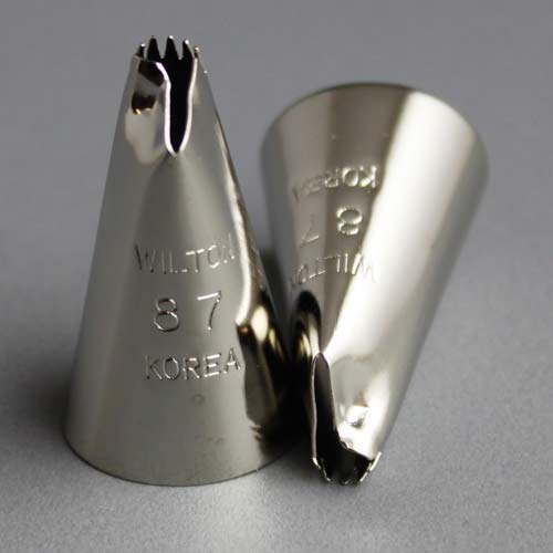 Wilton No. 87 Ruffle Decorating Tip