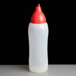 Araven 02556 750ml Non Drip Squeeze Sauce Bottle Red Nozzle
