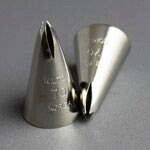 Wilton No. 70 Leaf Decorating Tip (1)