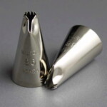 Wilton No. 86 Ruffle Decorating Tip (1)