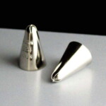 Wilton No.224 Drop Flower Decorating Tip (1)