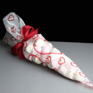 250mm x 460mm Valentines Day Sweet Cone Bags - Red Hearts