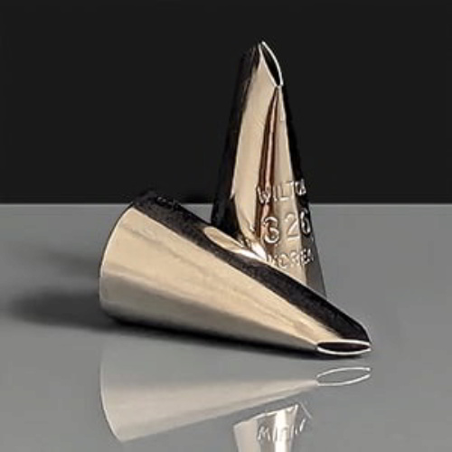 Wilton No. 326 Leaf Decorating Tip (1)