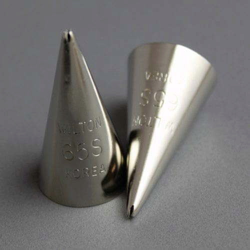 Wilton No. 65s Leaf Decorating Tip (1)