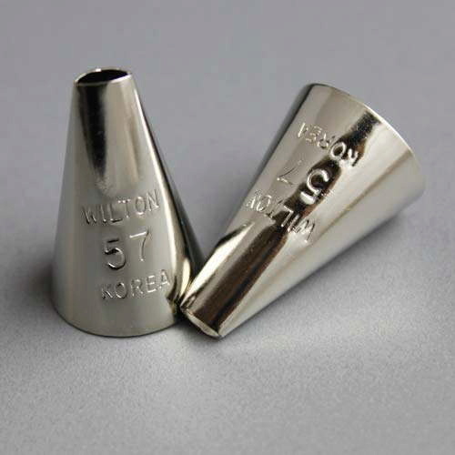 Wilton No.57 Round Decorating Tip (1)
