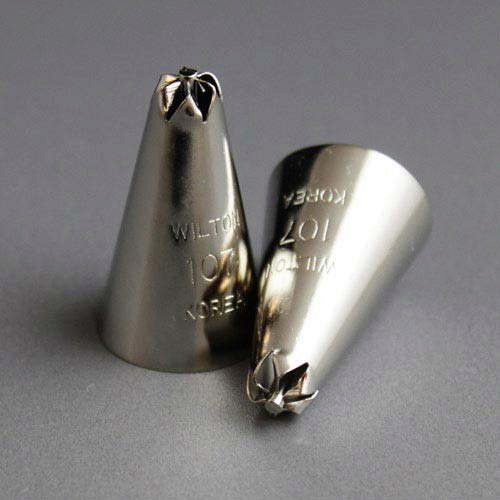 Wilton No.107 Drop Flower Decorating Tip (1)