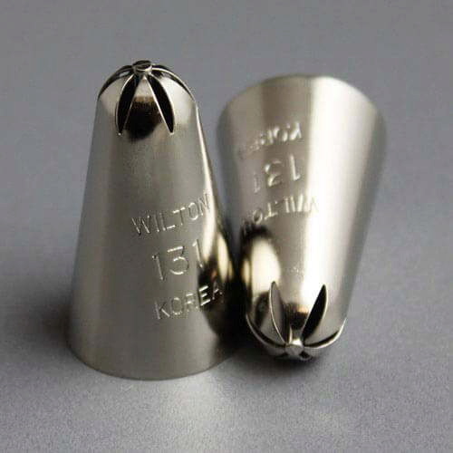 Wilton No.140 Drop Flower Decorating Tip (1)