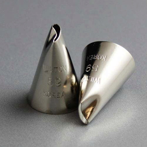 Wilton No.59 Petal Decorating Tip (1)