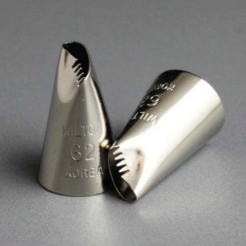 Wilton No. 62 Petal Decorating Tip (1)