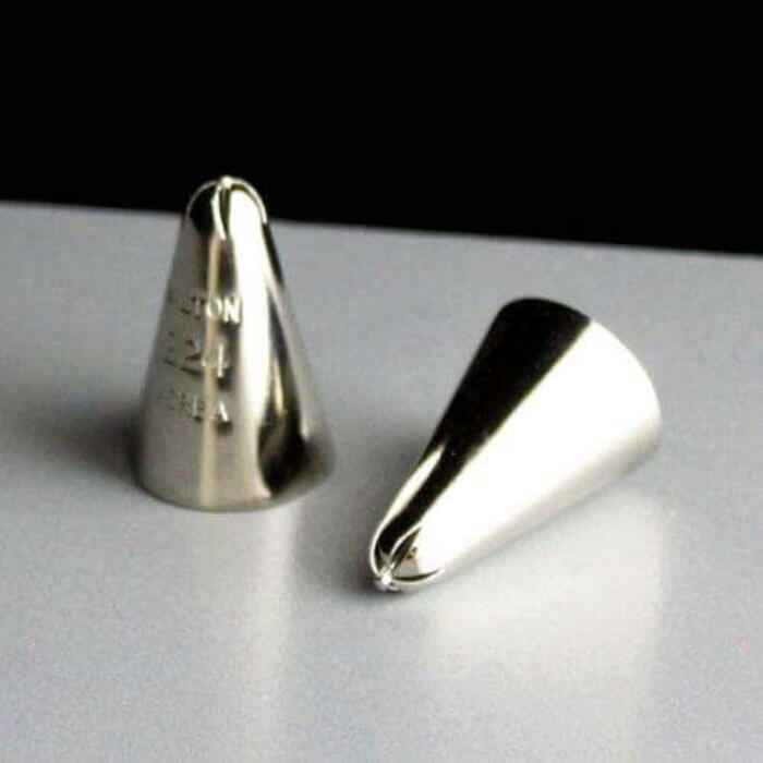 Wilton No. 224 Drop Flower Decorating Icing Tip