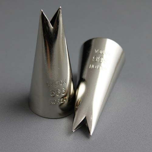 Wilton 366 Petal Decorating Tip