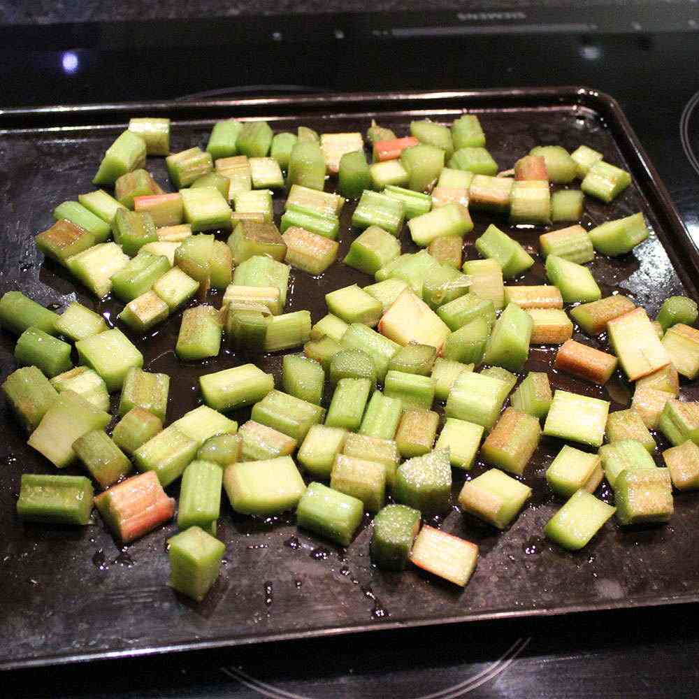 Rhubarb baking tray