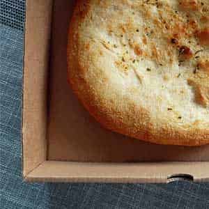 Pizza Box with garlic Bread